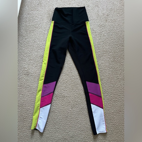 Beach Riot Workout Set - Picture 3 of 3